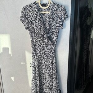 MSK Black and White Leaf Pattern Midi Dress